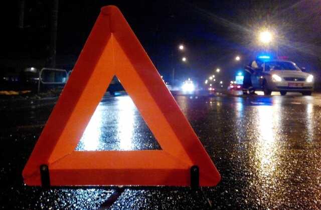 В Москве автомобиль съехал в Яузу и попал на видео
