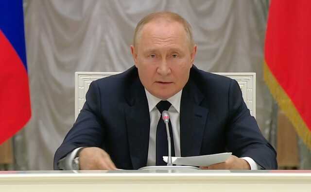 Путин запретил митинги у церквей, вокзалов и школ