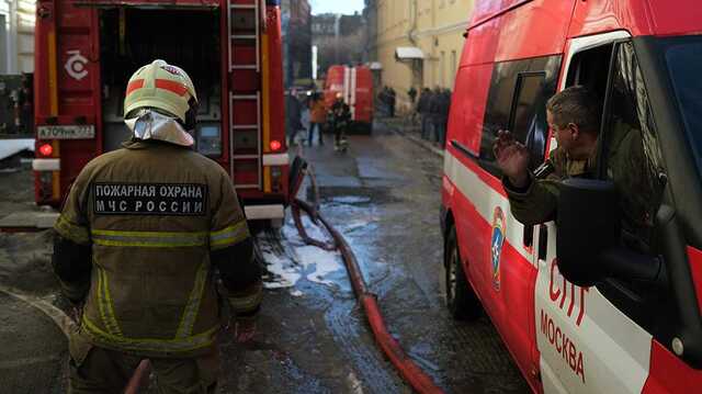 Пожарный попал под обрушение на месте пожара в Пушкинском музее