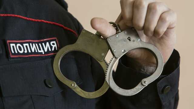 Депутата Госдумы от «ЕдРа» задержали в аэропорту Пулково за оскорбление полицейского