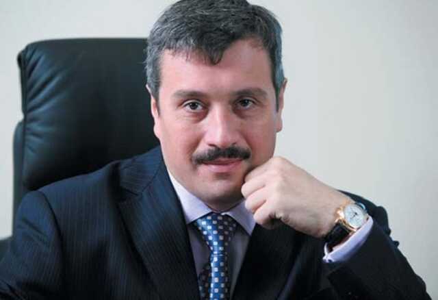Доев Дмитрий Витальевич: расхитителю бюджетных миллиардов не нравится его преступная биография