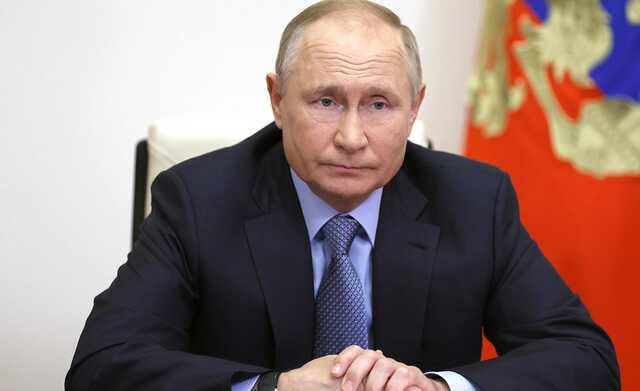 Путин рассказал о стоящей на черте перед выбором России