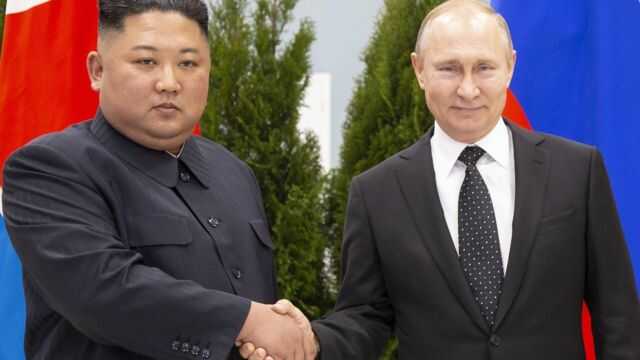 Путин поздравил Ким Чен Ына с Новым годом