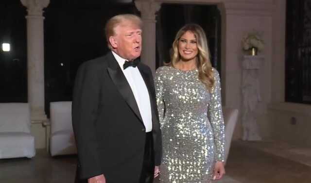 Мелания Трамп в роскошном платье впервые за долгое время появилась на публике