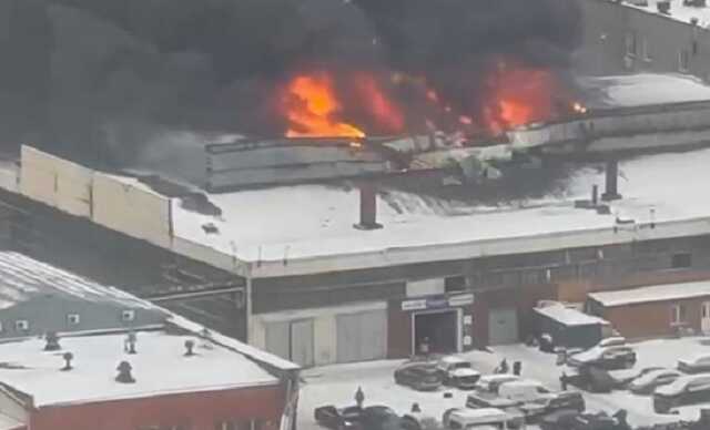 На севере Москвы крупный пожар