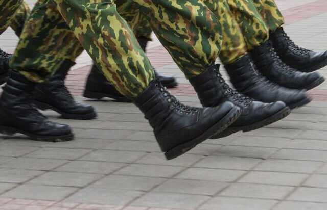 В Госдуме призвали отправлять «всю молодежь» на полгода на военные сборы