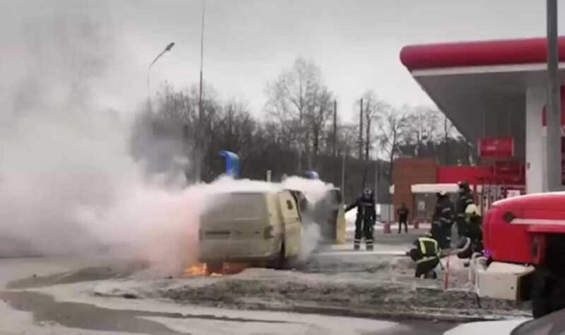 В Подмосковье загорелся инкассаторский автомобиль