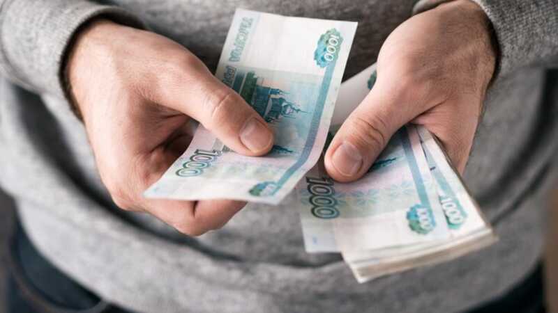 Жители Санкт-Петербурга считают, что данные о зарплатах в городе слишком завышены