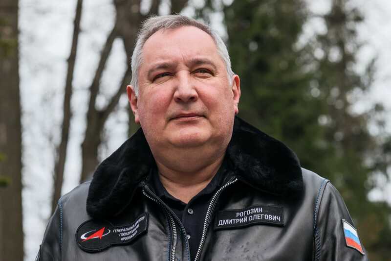 Рогозин призвал Стрелкова «не чесать языком» и «отправиться на передовую»