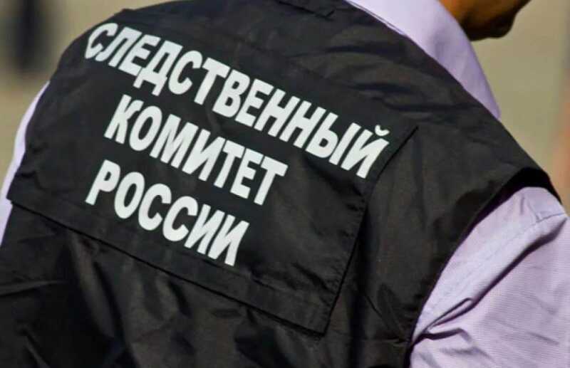 В российском городе нашли тело 44-летнего аптекаря под окнами многоэтажки