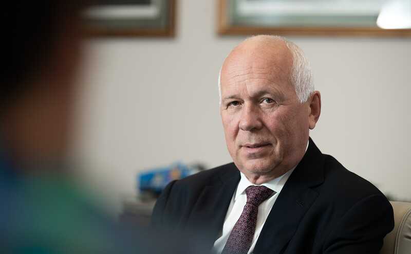 Глава Ростеха Чемезов анонсировал запуск производства обновленной модели автомата АК-12