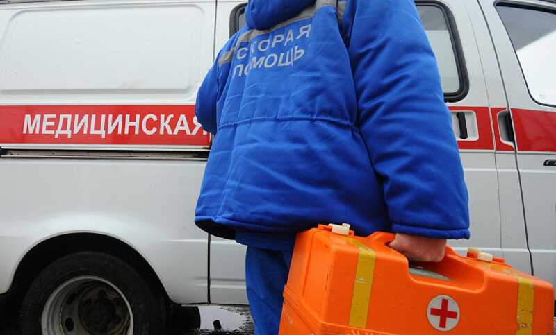 Россиянин вылетел из окна протаранившего стену автобуса и попал на видео