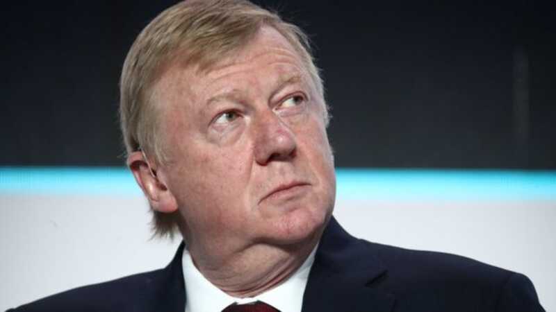 Сбежавшего из РФ Чубайса заметили в аэропорту Тель-Авива вместе с женой