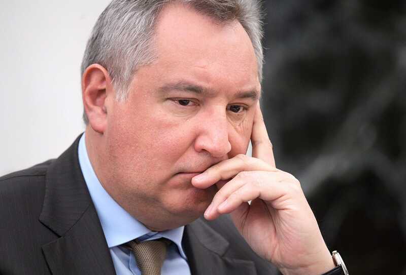 Молодой отец Дмитрий Рогозин остро нуждается в бюджетных деньгах