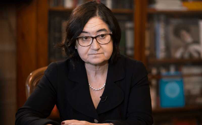 Зельфира Трегулова, уволенная сегодня с поста директора Третьяковки, срочно покинула Россию