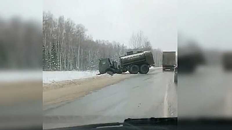 Военная колонна попала в ДТП на российской трассе