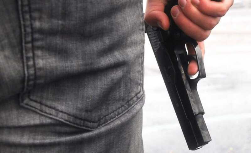 Нападавшую с игрушечным пистолетом на магазины банду задержали