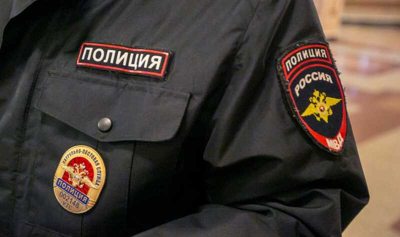 Посетители кафе избили российского полицейского и отсекли ему полпальца