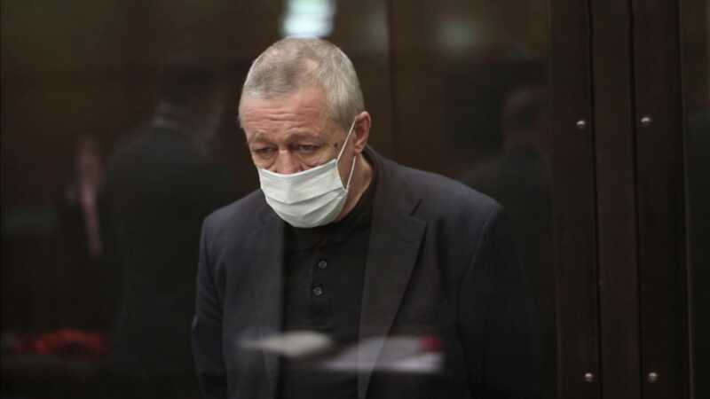 Экс-адвокат Ефремова высказался об отказе актера от смягчения наказания