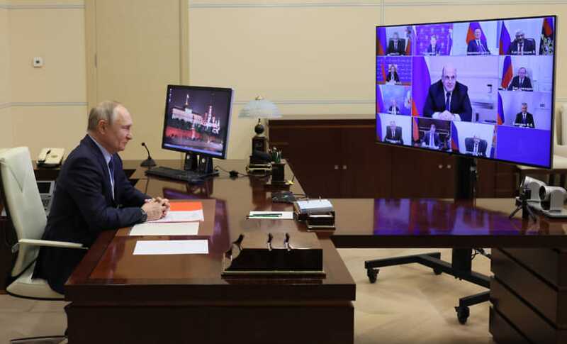 Путин обсудил с членами Совбеза поездку Лаврова в Африку