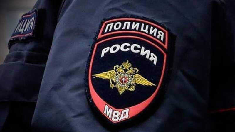 Российские полицейские ранили напавшего на них с ножом мужчину