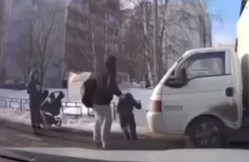 В Зеленограде отец набросился на ребенка из-за того, что малыш упал