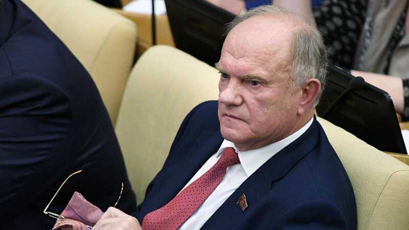 Зюганов назвал подходящее для Чубайса место