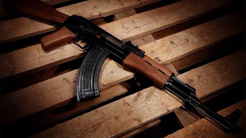 Пенсионеры в Жулебино соревновались в сборке автомата Калашникова