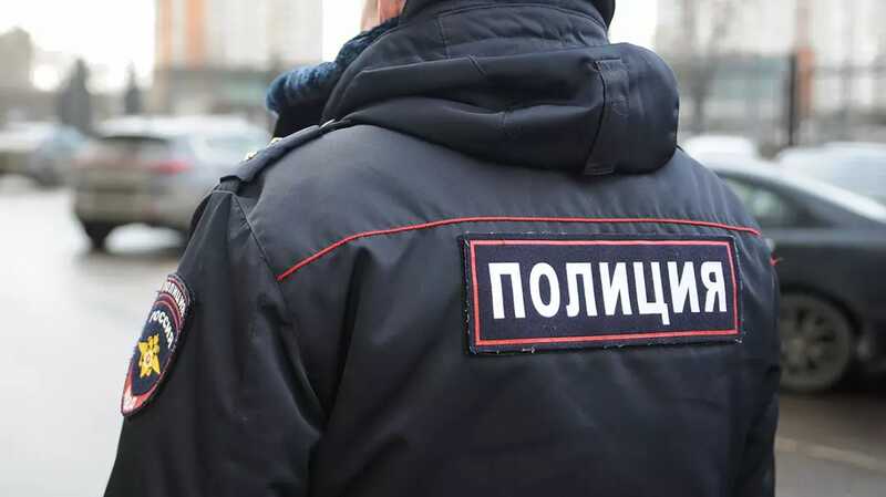 В Хабаровске полиция разыскивает неизвестного, который нанес свастики на могилы участников СВО