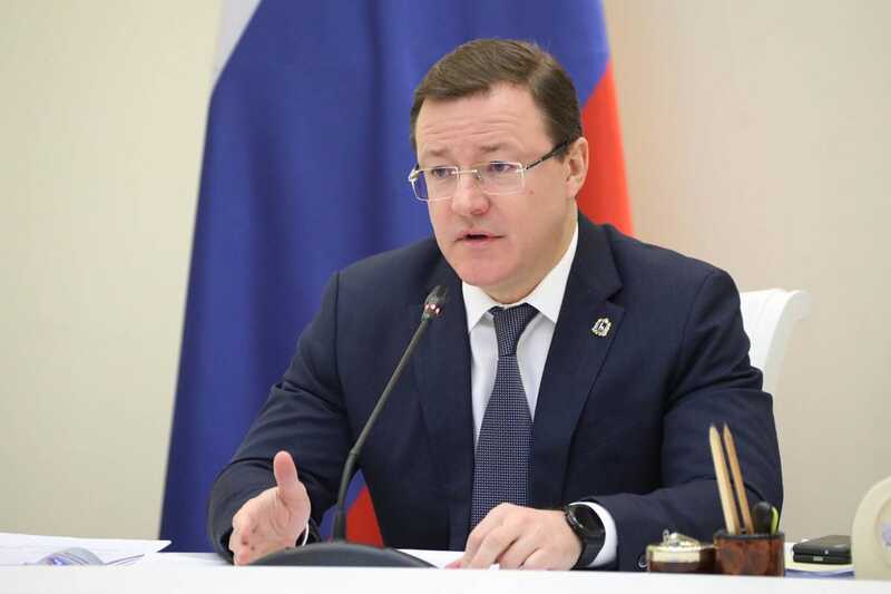 Азаров и Баженов наводят мосты из бюджета