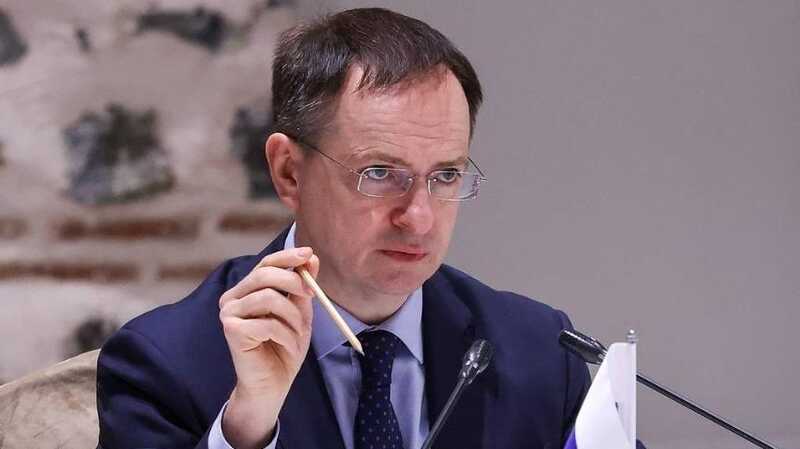 Мединский оценил новость о возведении Финляндией стены на границе с Россией