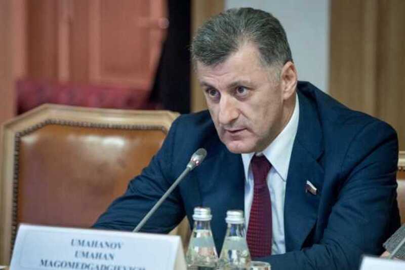 Высокие связи "стекольщика" Смирнова: Умаханов и братья Магомедовы