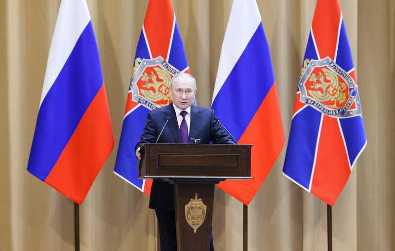 На закрытой части коллегии ФСБ РФ, было решено попытаться пошантажировать западные страны