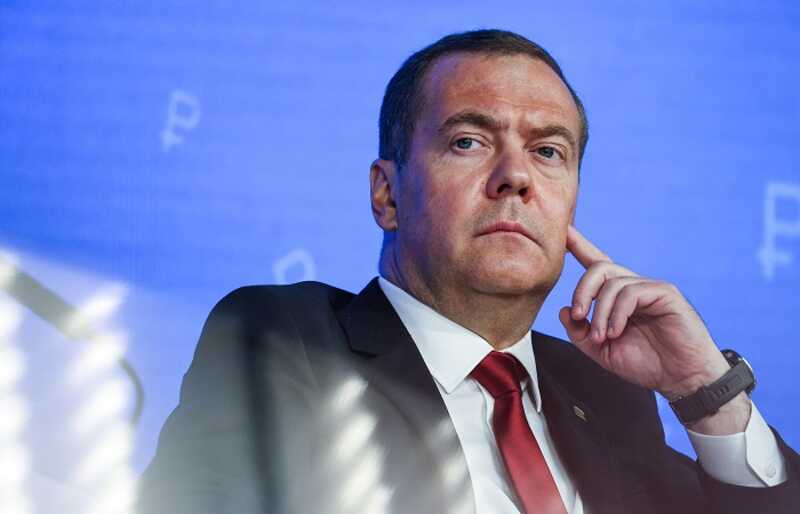 Медведев указал на признаки вовлечения НАТО в военный конфликт