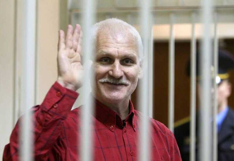 Нобелевский лауреат Алесь Беляцкий получил 10 лет колонии в Беларуси