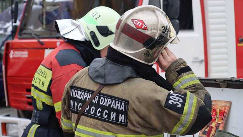 Горящее административное здание в российском городе показали на видео