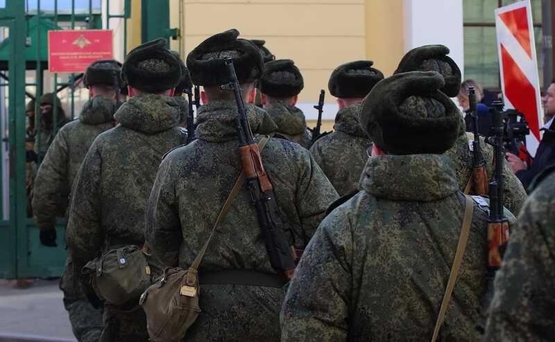 Поставки вооружений США и НАТО на Украину объяснили паникой Запада