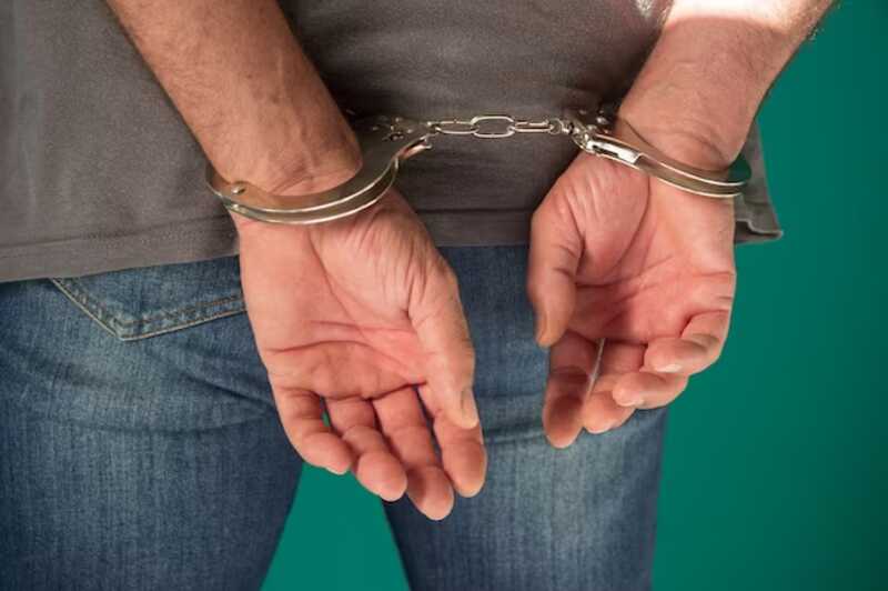 Стрелявший в полицейского россиянин получил 16 лет колонии