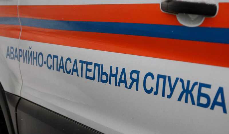Дельтаплан с людьми рухнул на жилой дом в Подмосковье