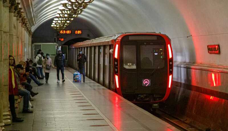 Столкнувший под поезд подростка в московском метро арестован