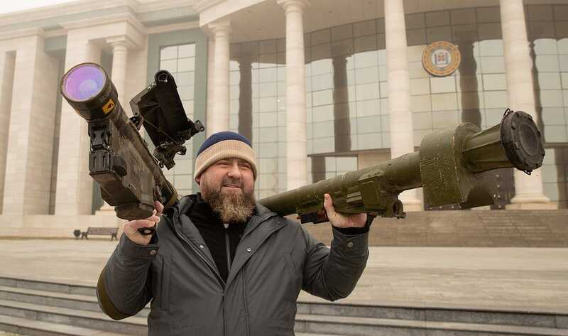 Кадыров показал боевые трофеи из зоны проведения СВО