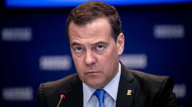 Медведев ответил на предложение переименовать Россию в Московию немецкой фразой