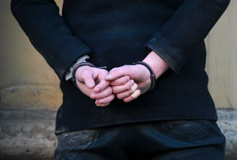 18-летнего парня, перерезавшего горло девятикласснице в Подольске, отправили в СИЗО