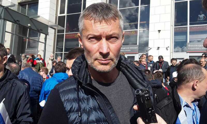 Евгения Ройзмана арестовали на 14 суток по статье о демонстрации экстремистской символики
