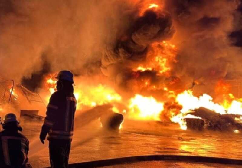 Улицы крупных городов Франции в огне