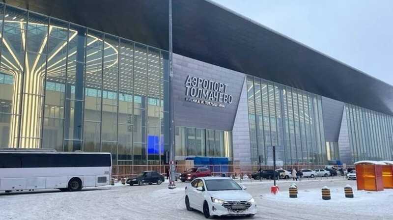 Следовавший из Якутска "боинг" аварийно сел в Толмачёво из-за проблем с закрылками