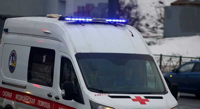 В российском регионе столкнулись машина скорой помощи и автобус