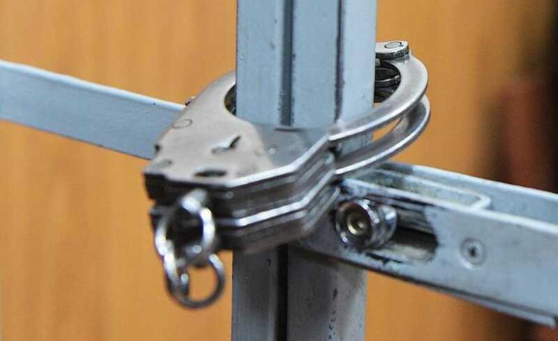 Россиянина обвинили в убийстве 95-летнего ветерана войны из-за 8 тысяч рублей