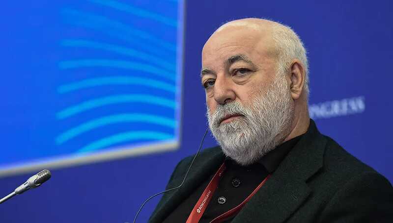 «Русал» нагибает акционеров