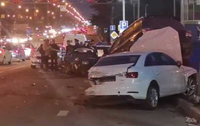 Женщина погибла в массовом ДТП в Крыму